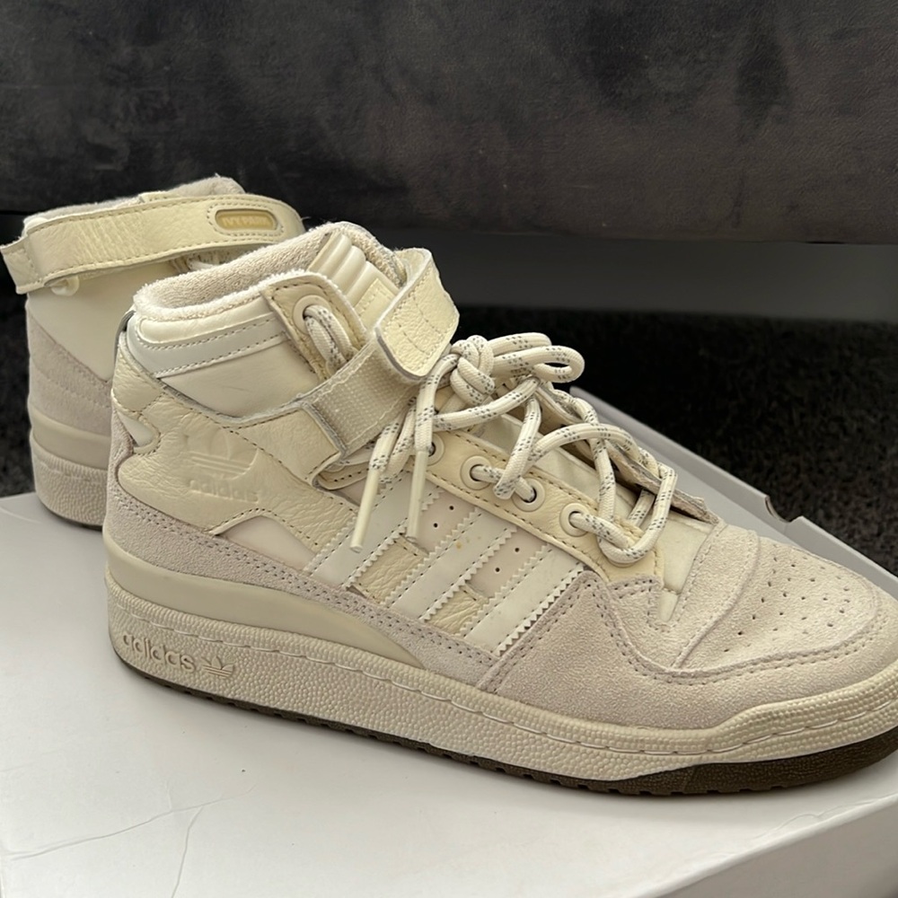 Ivy Park Sneakers.